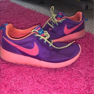 Nike Roshe youth shoes!